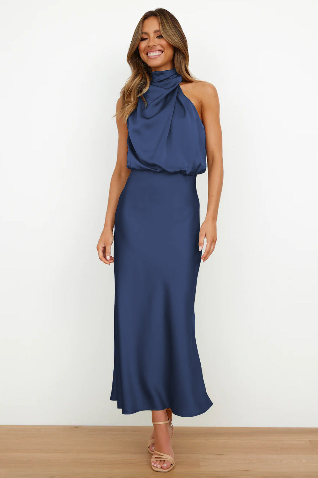 Verona™ | Chic Open-Back Dress