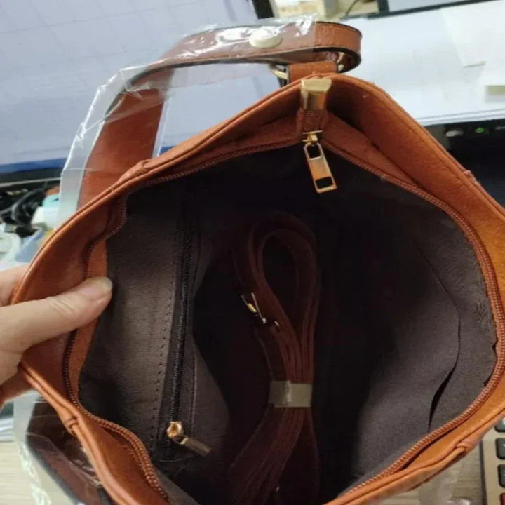 Georgia's Classic Charm | Vintage Shoulder Bag