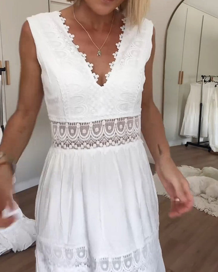 Clara | V-Neck Lace Dress