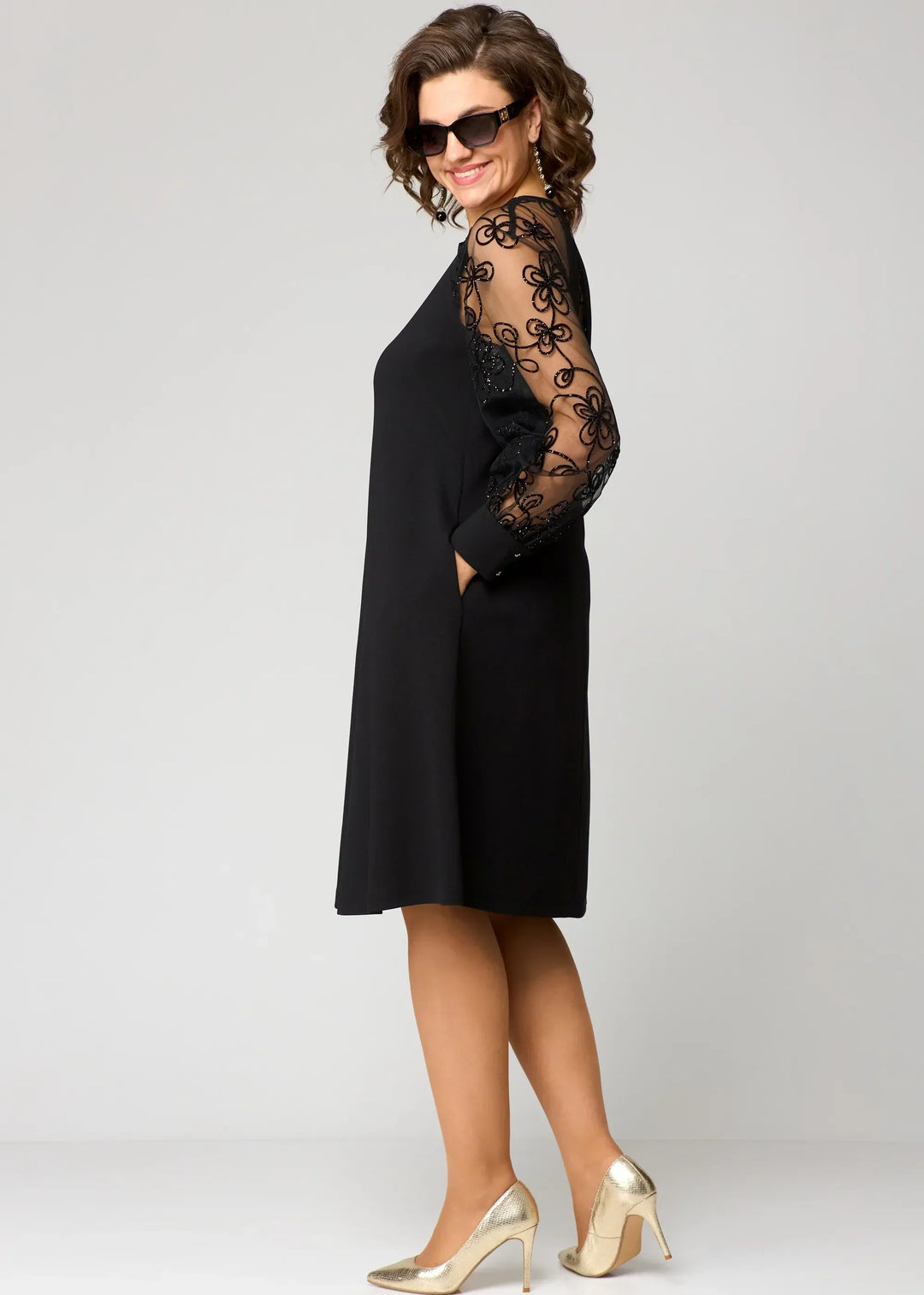 Caitlin - Graceful Lace Gown