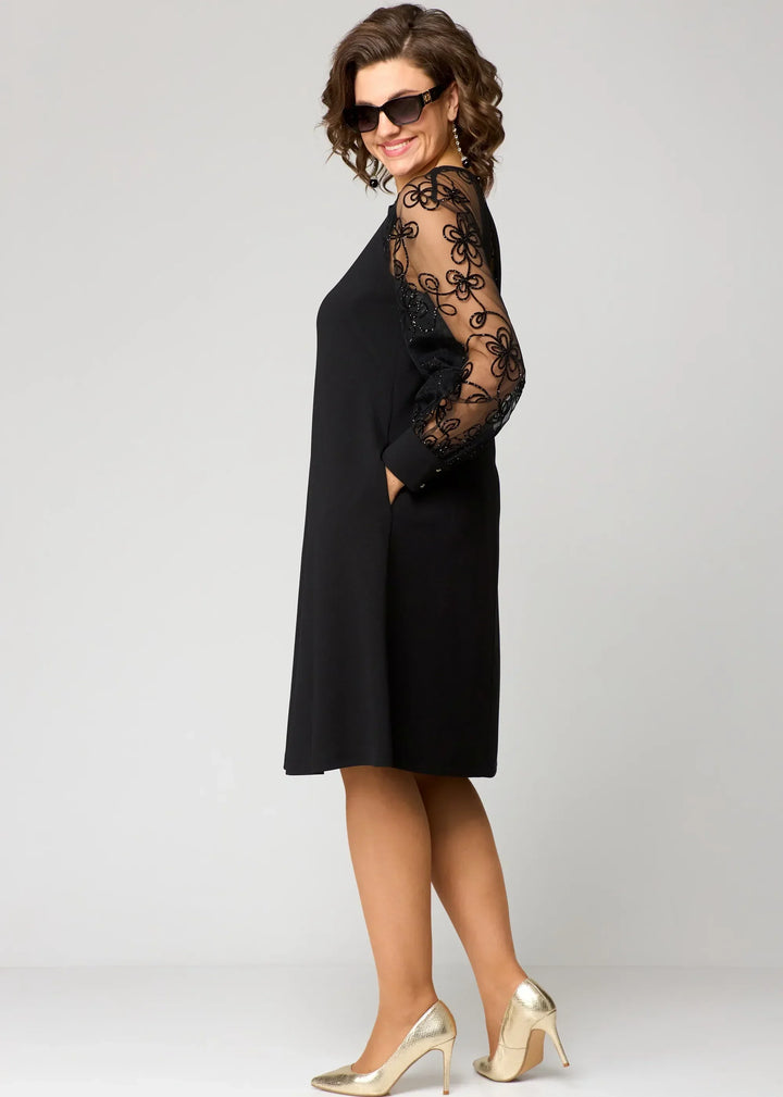 Caitlin - Graceful Lace Gown
