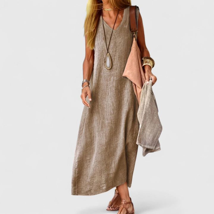 Alisa – Relaxed Sleeveless Dress