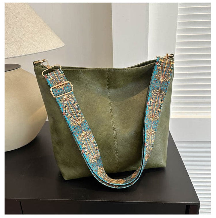 Chic and Functional Women's Shoulder Bag