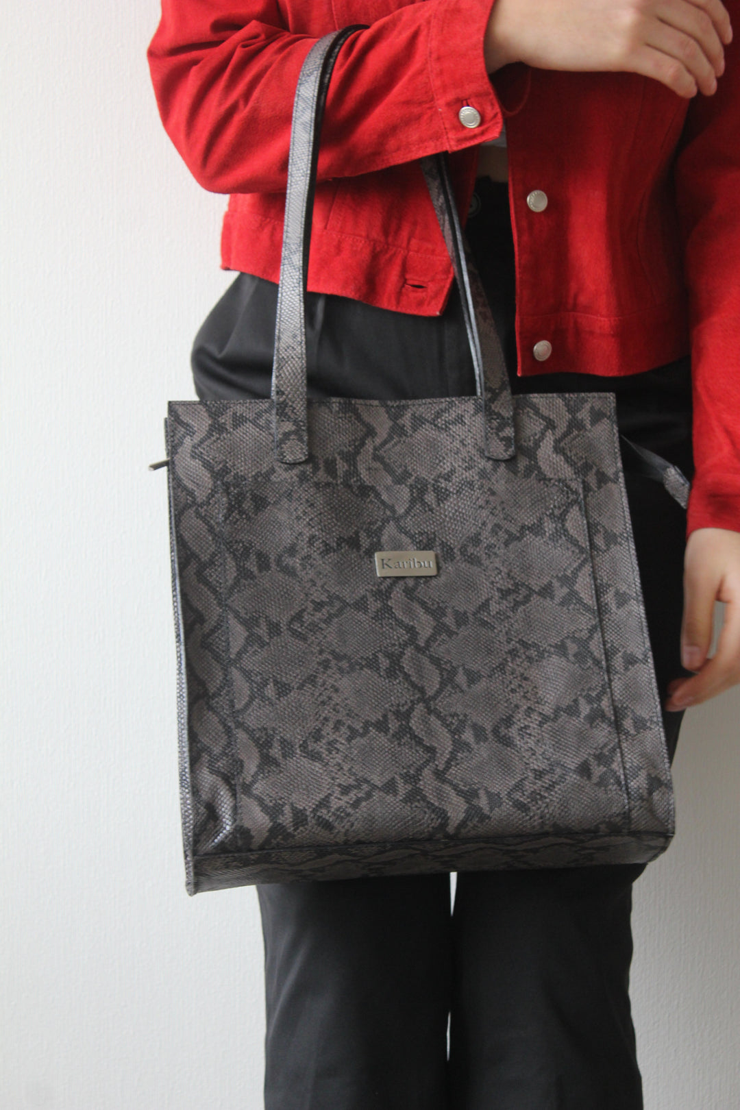 Maria Grey Python Wallet