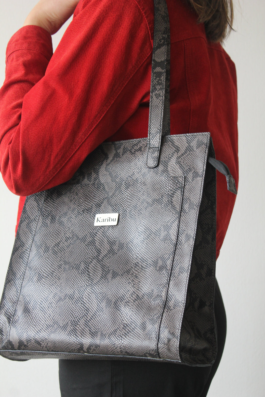 Maria Grey Python Wallet