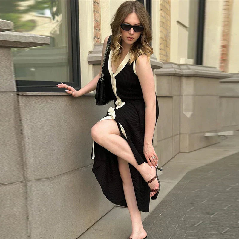 Ines | V-Neck Sleeveless Dress