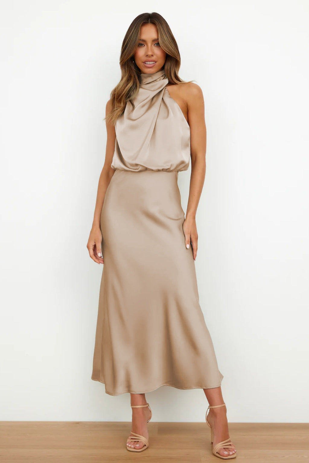Verona™ | Chic Open-Back Dress