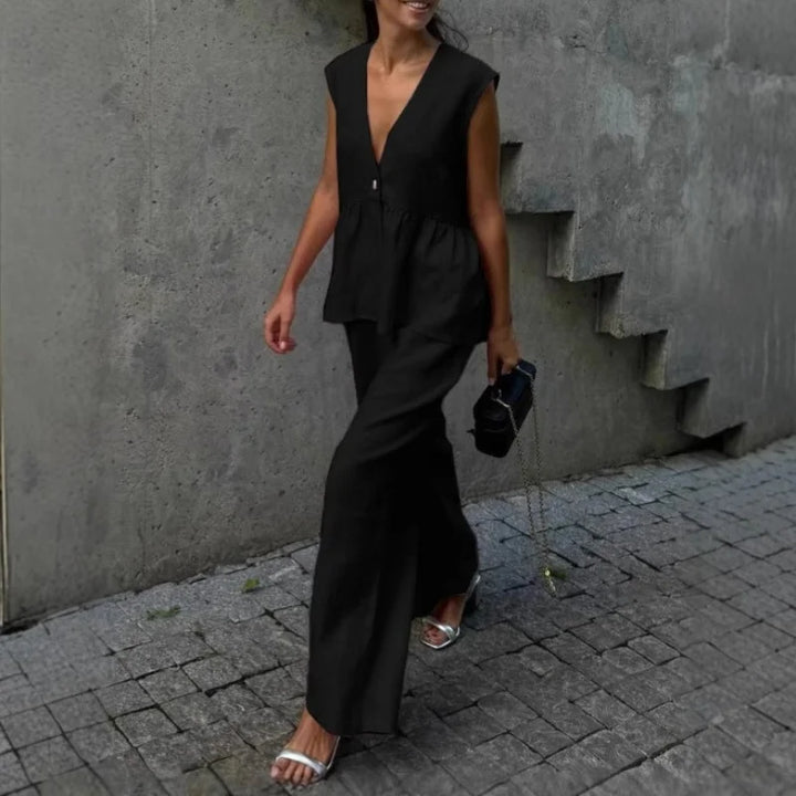 Laura™ | Graceful and Refined Outfit