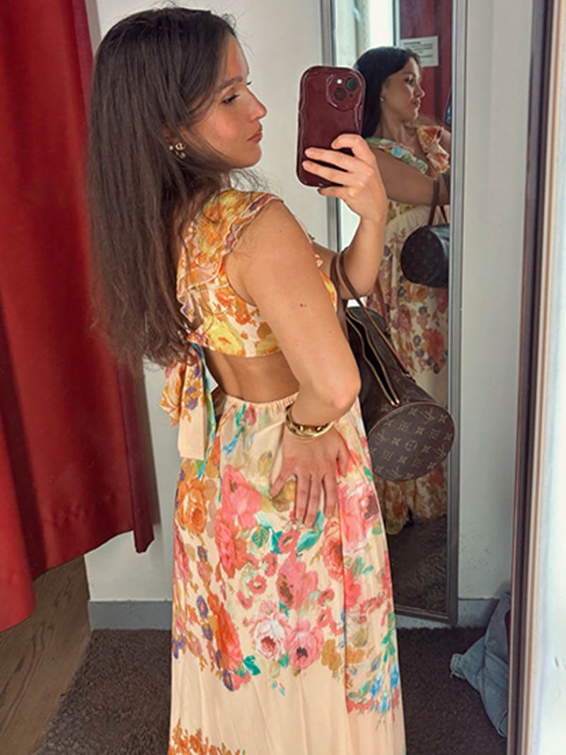 Luise | V-Neck Dress Featuring an Open Back