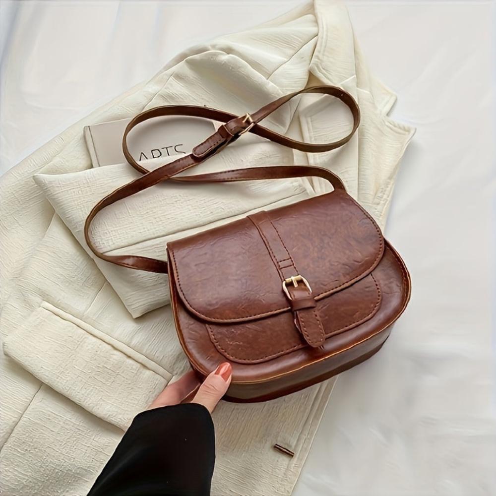 Evelyn Timeless Saddle Crossbody Bag