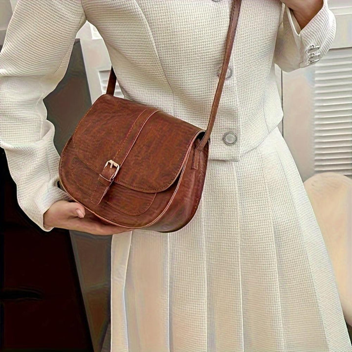 Evelyn Timeless Saddle Crossbody Bag