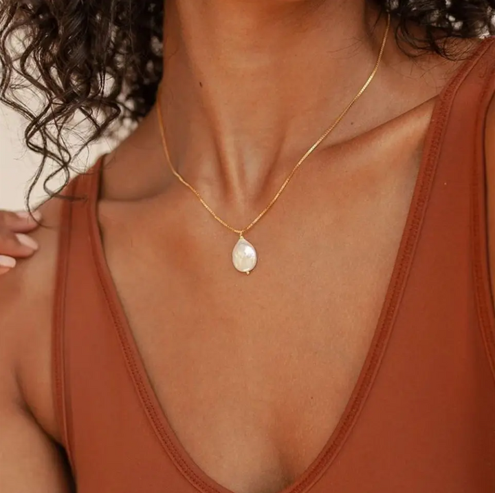Meredith Pearl Pendant Necklace